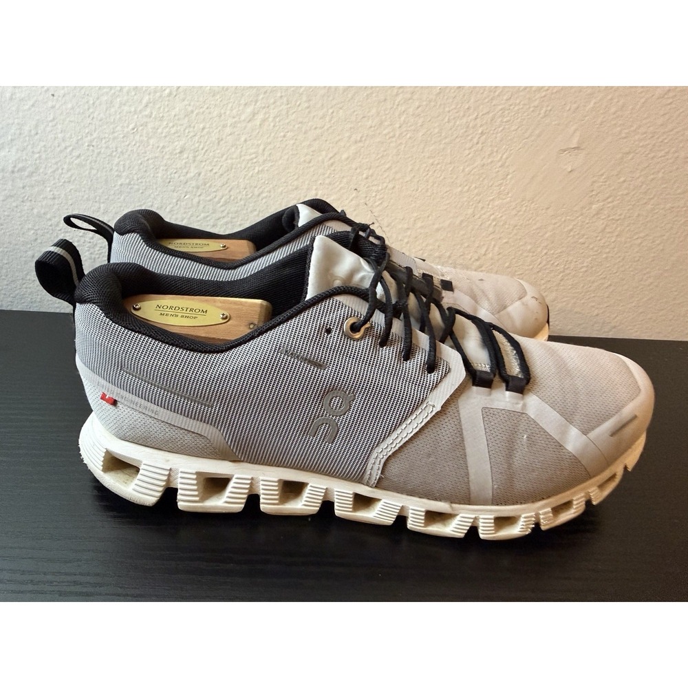ON Cloud 5 Waterproof Womens Size 10 Running Shoes Glacier Grey & White 59.98837